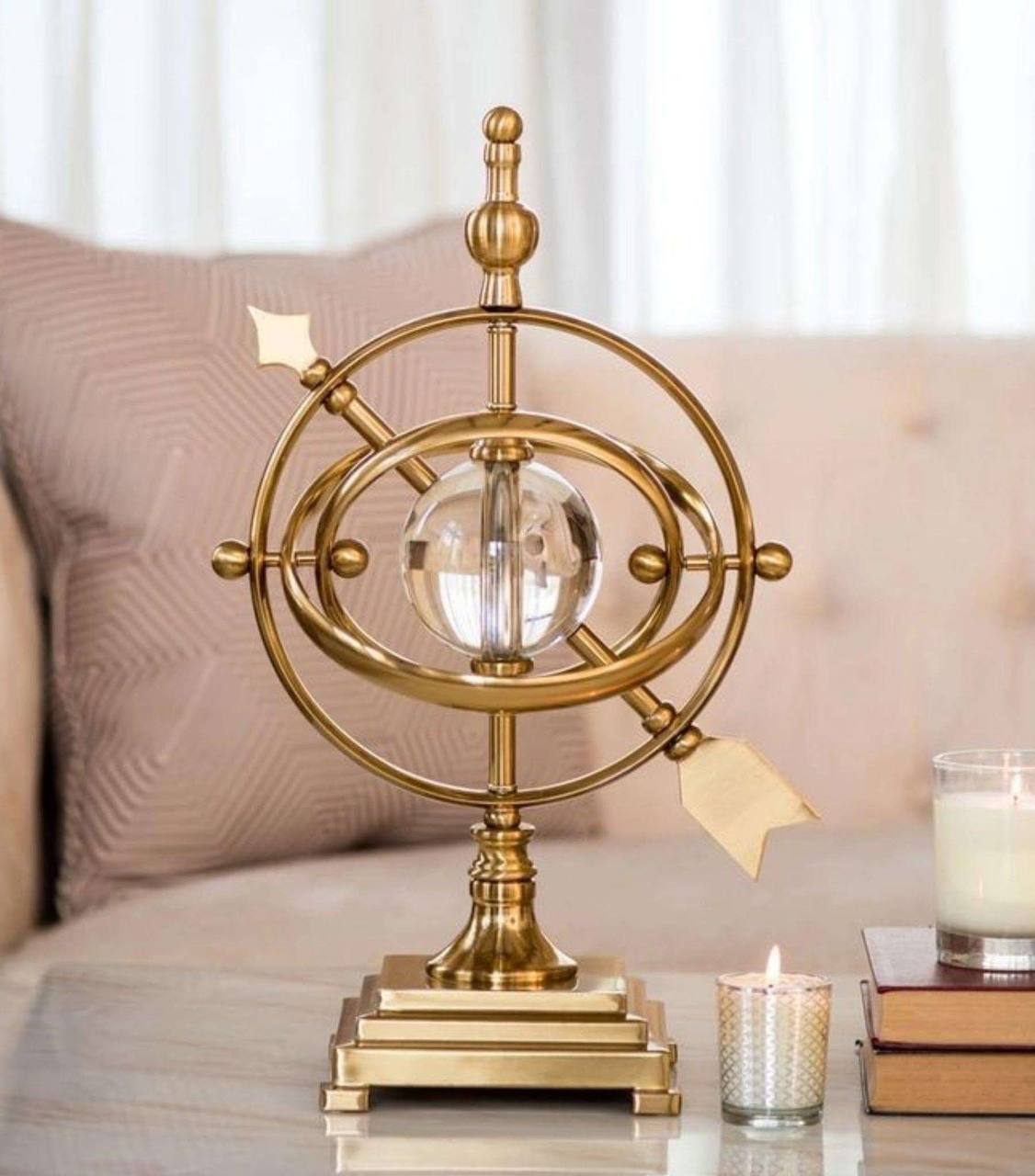 GENERIQUE CRYSTAL SPHERE WITH A CRYSTAL BALL