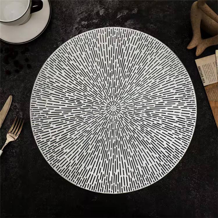 Round table mats