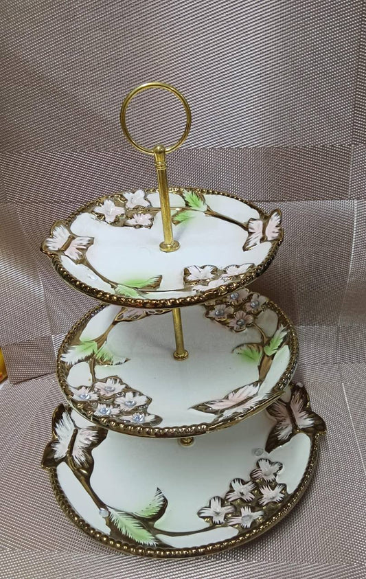 3 Layer round cake stand. Material ceramic.