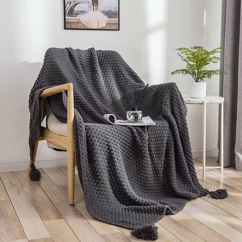 High Quality Knitted Throw Blanket