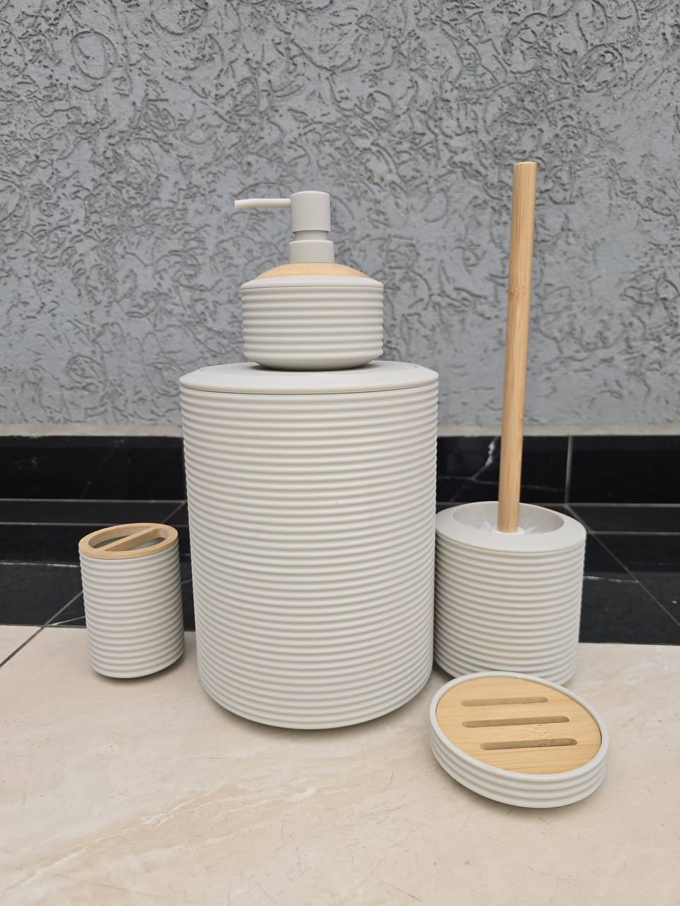 Ruffled 6pcs Bathroom Accessories Set