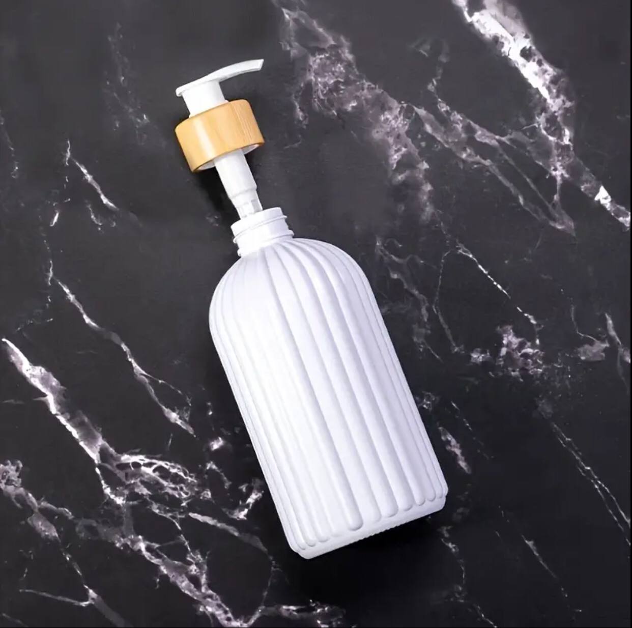 Non breakable Lotion dispenser bottles