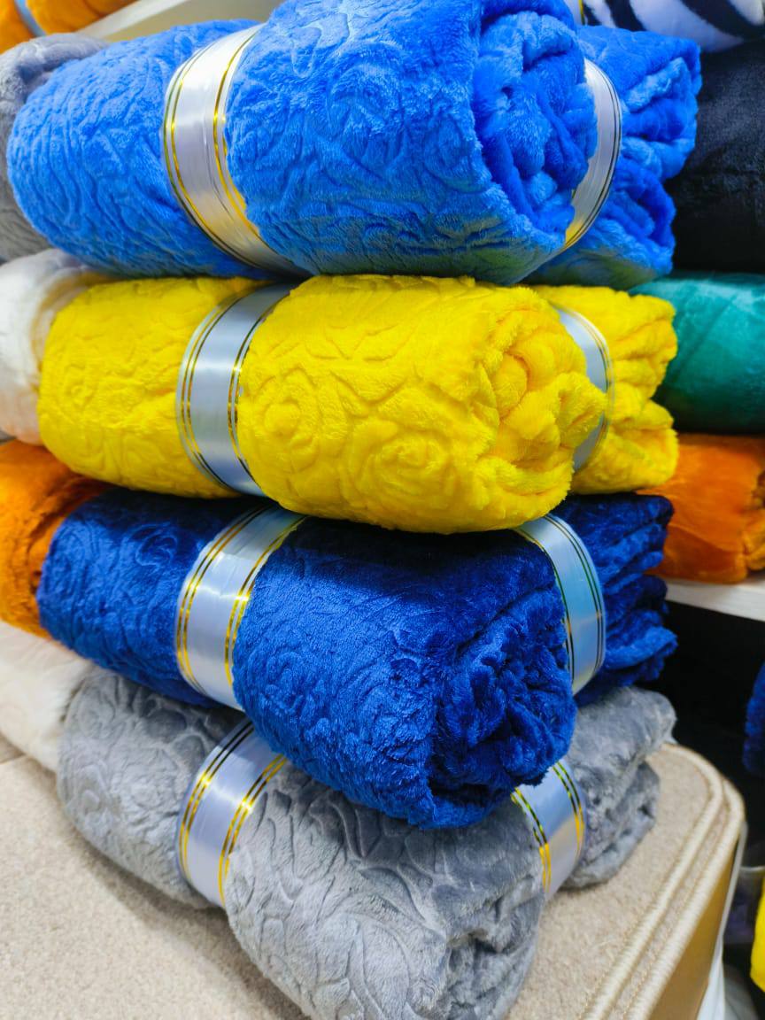 Geometric pattern soft fleece blankets