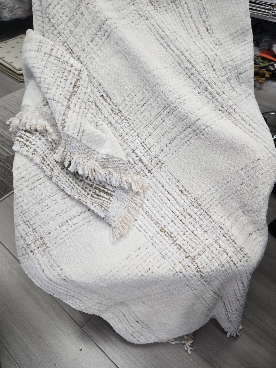 Premium Quality Throw Blankets