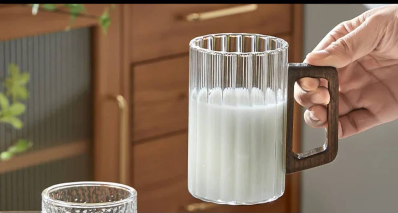 350ml Unique Elegant Glass Mugs.
High Borosilicate Tea/Coffee Cup glass with walnut wooden Handle.