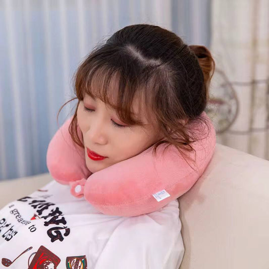 U-shaped neck pillow.