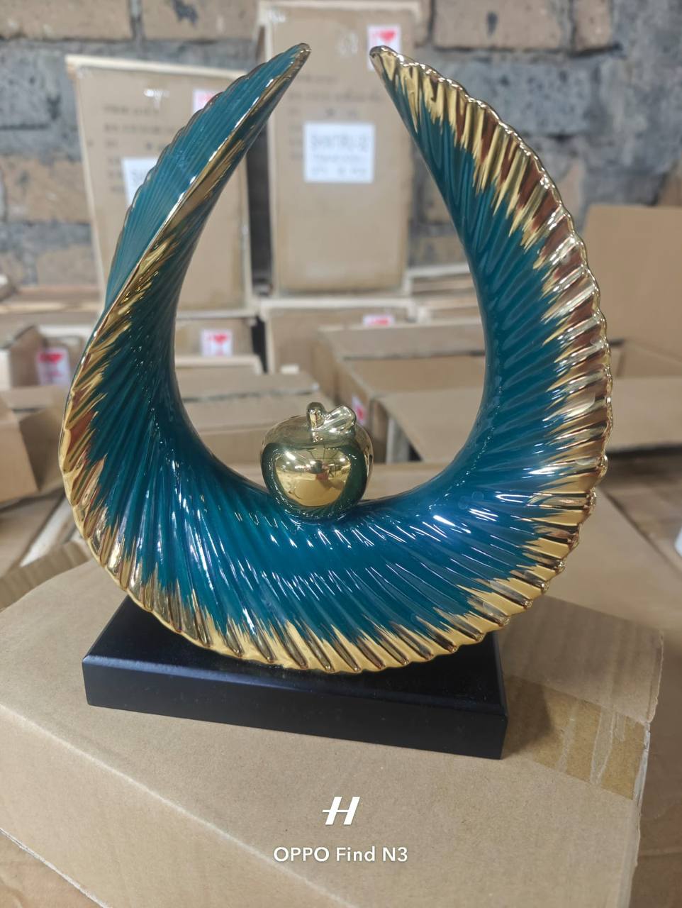 Ceramic decor centre piece