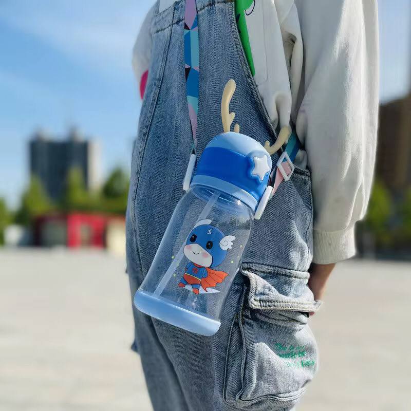 Cute Cartoon Horn Shape Sipper Bottle for Kids