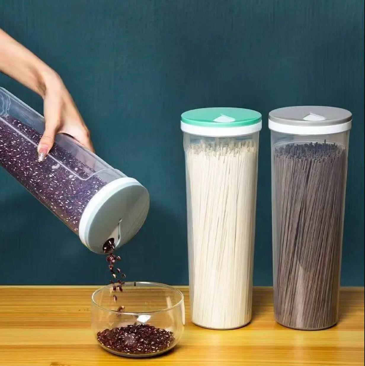 Grain storage spaghetti containers