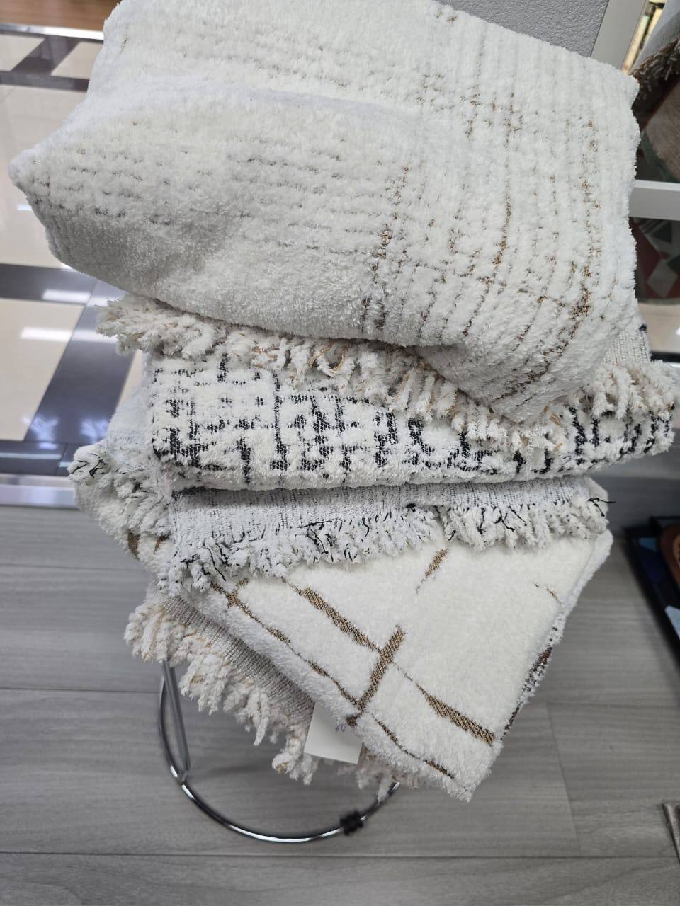 Premium Quality Throw Blankets