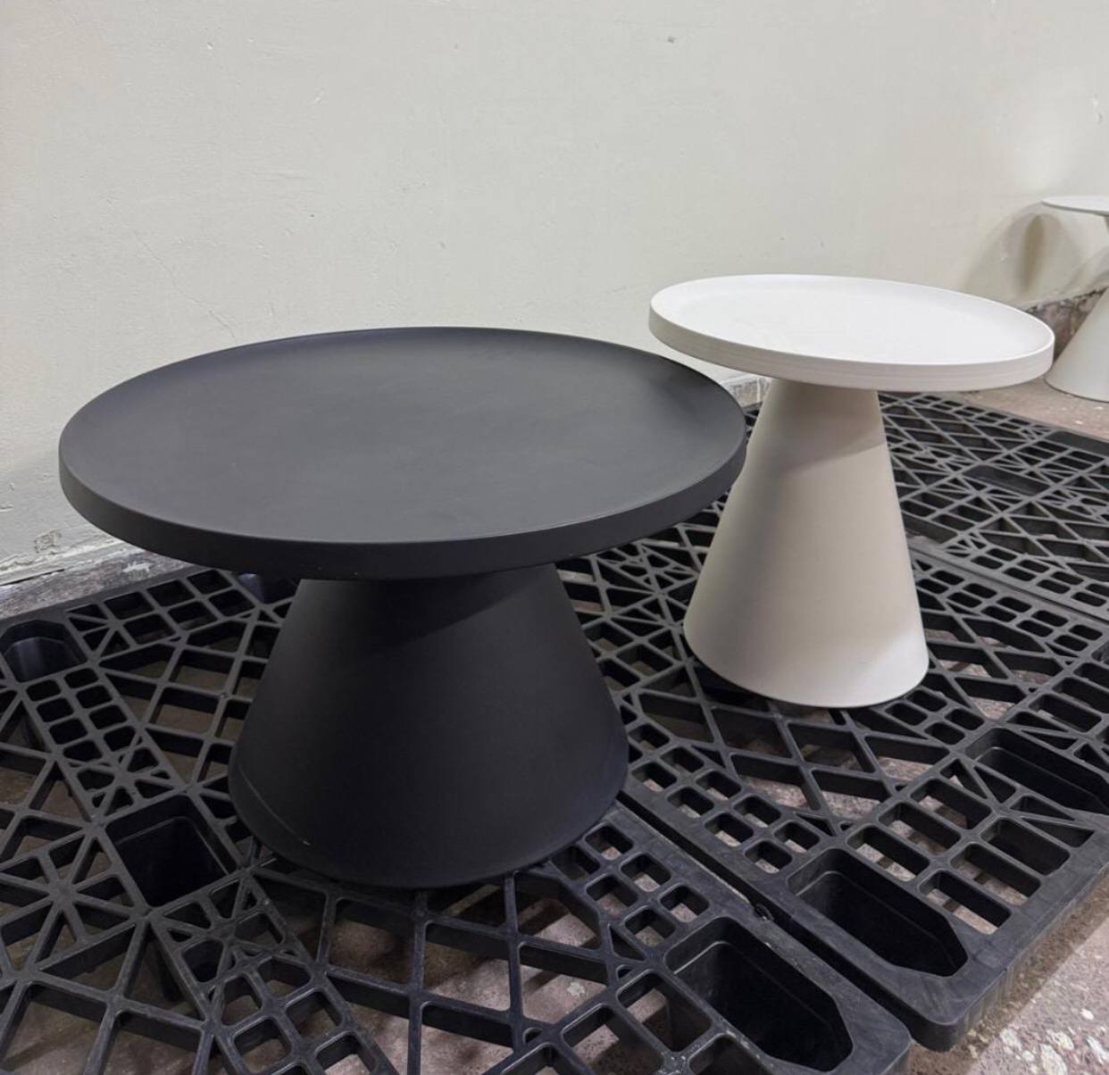 Multiple purposes simple side Table/Nesting table