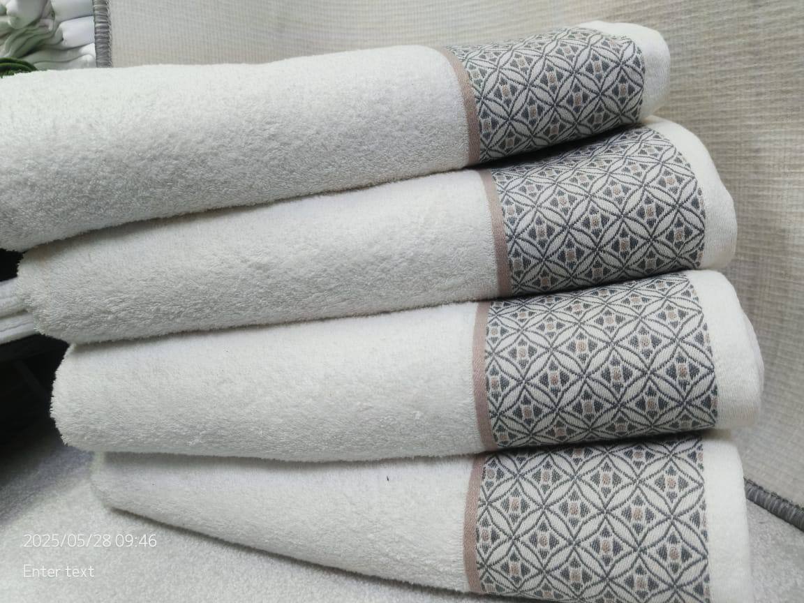 Cotton white towels