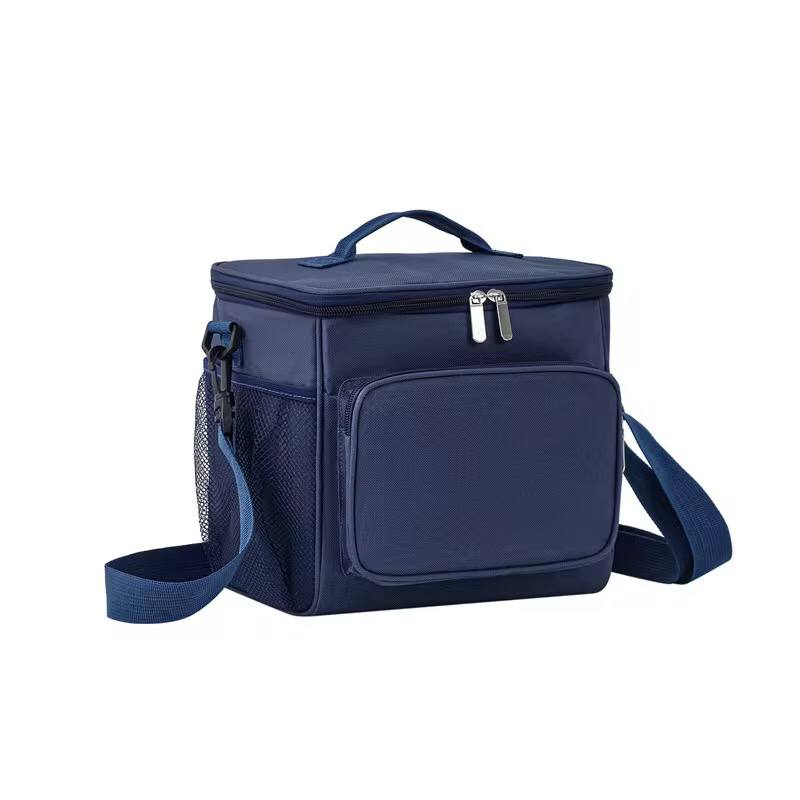 Highly insulated lunch bags .