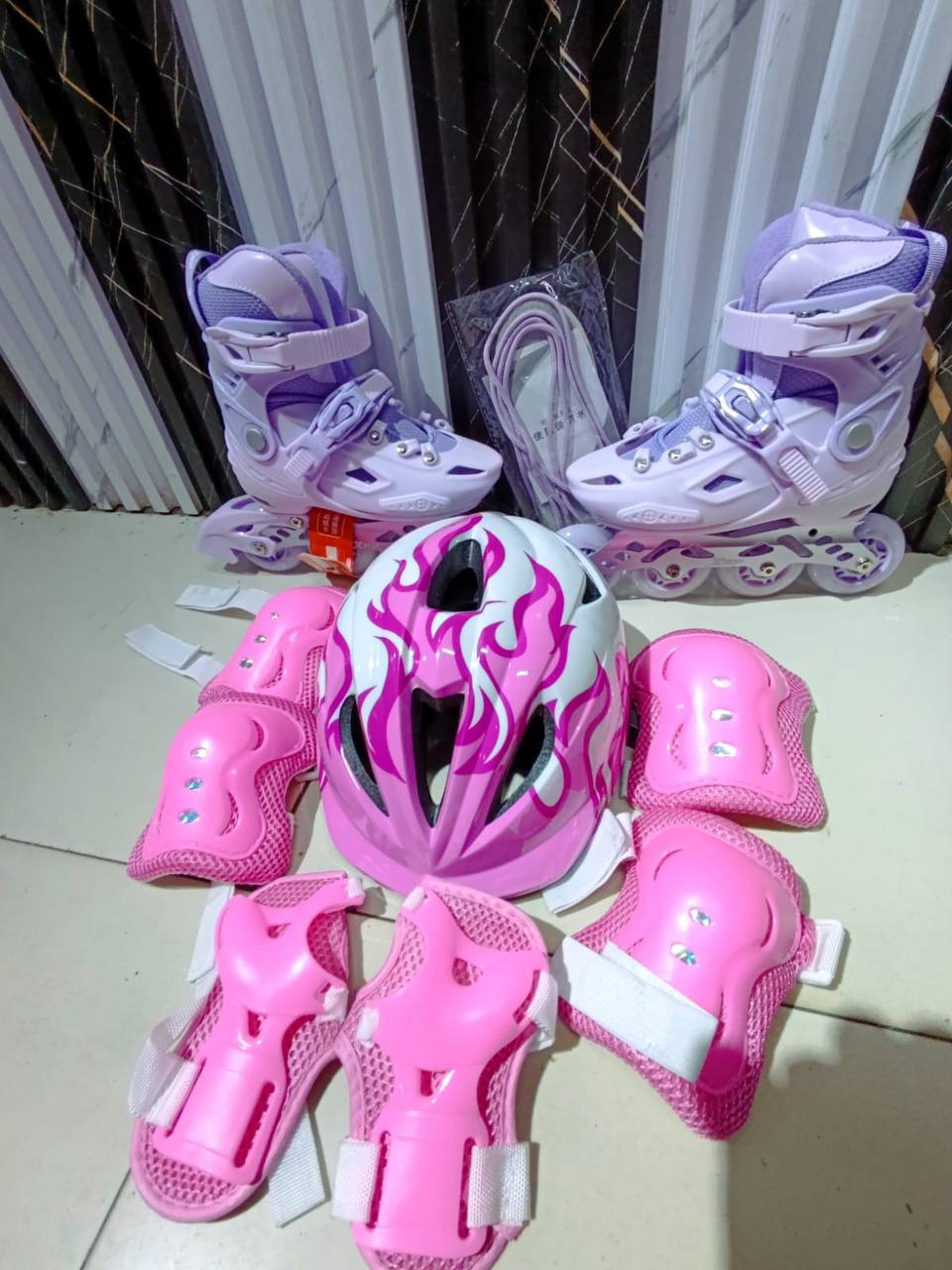 Full set hard boot skates with rubber wheels