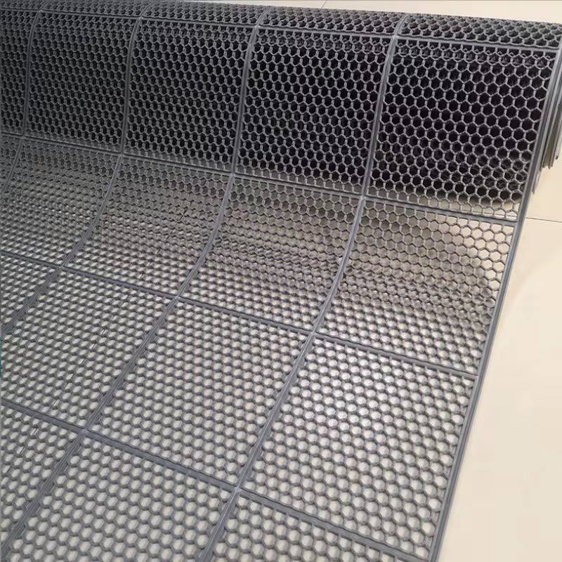 Perforated S mat,
