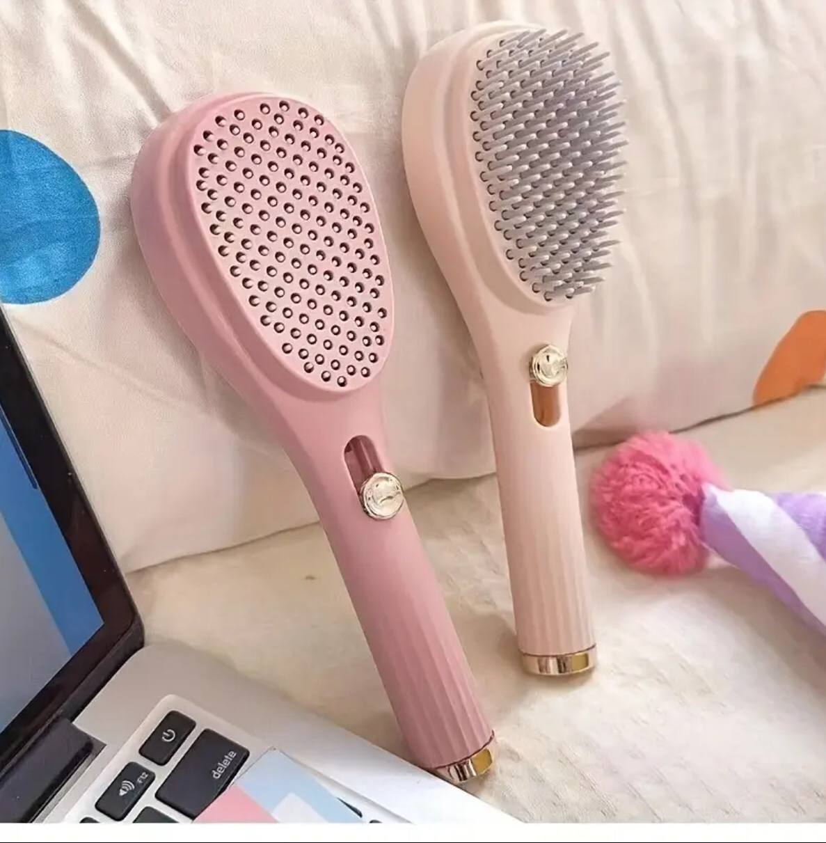 New design detangling comb