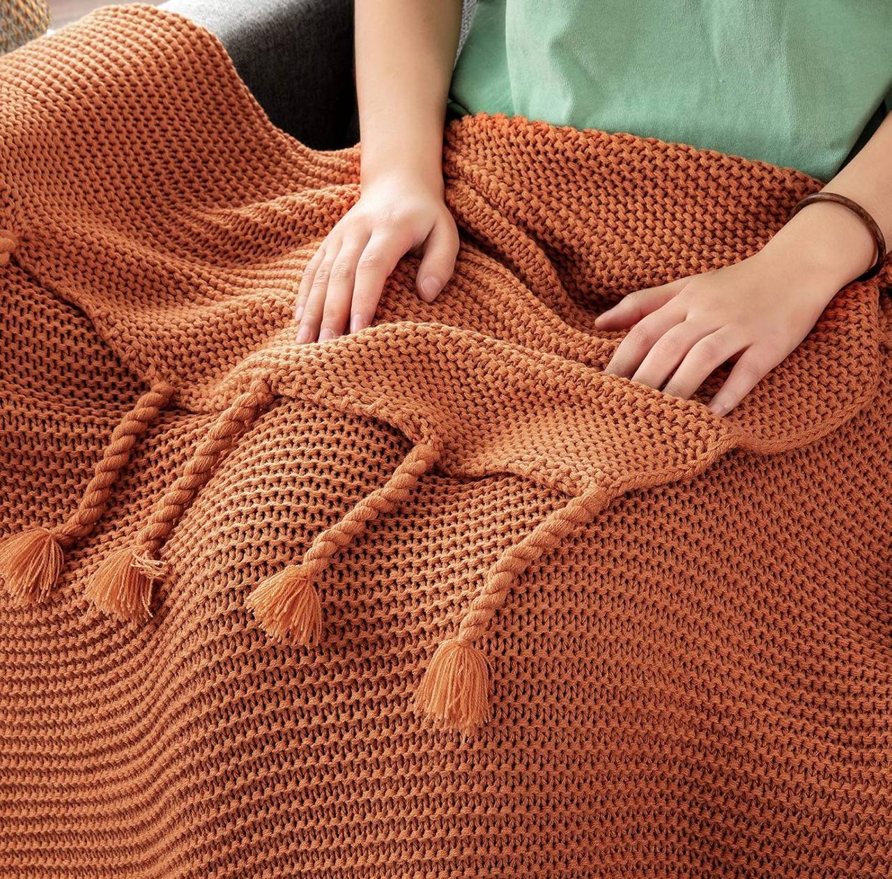 Supper Soft Knitted Throw Blankets With Tassels