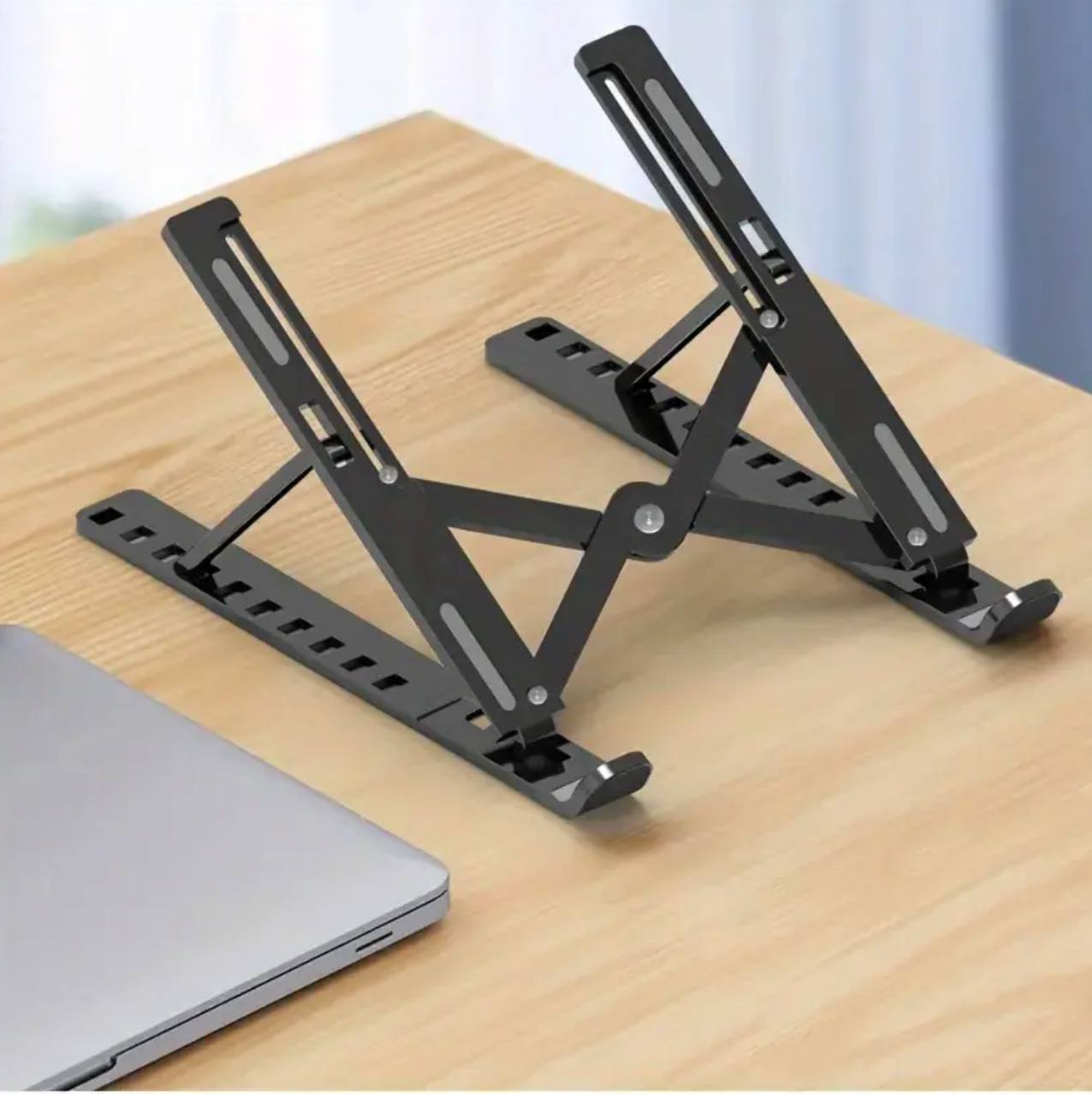 Laptop/tablet stand
