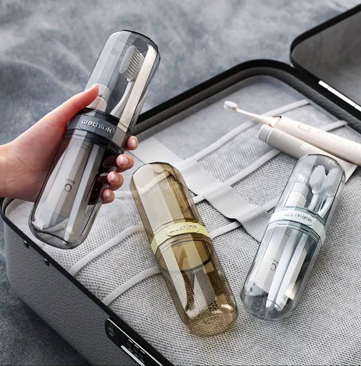Portable travel toothbrush/toothpaste holder