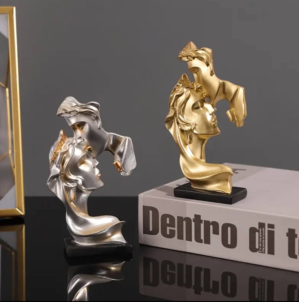 Resin Statue Home Decor Art 
Sculpture