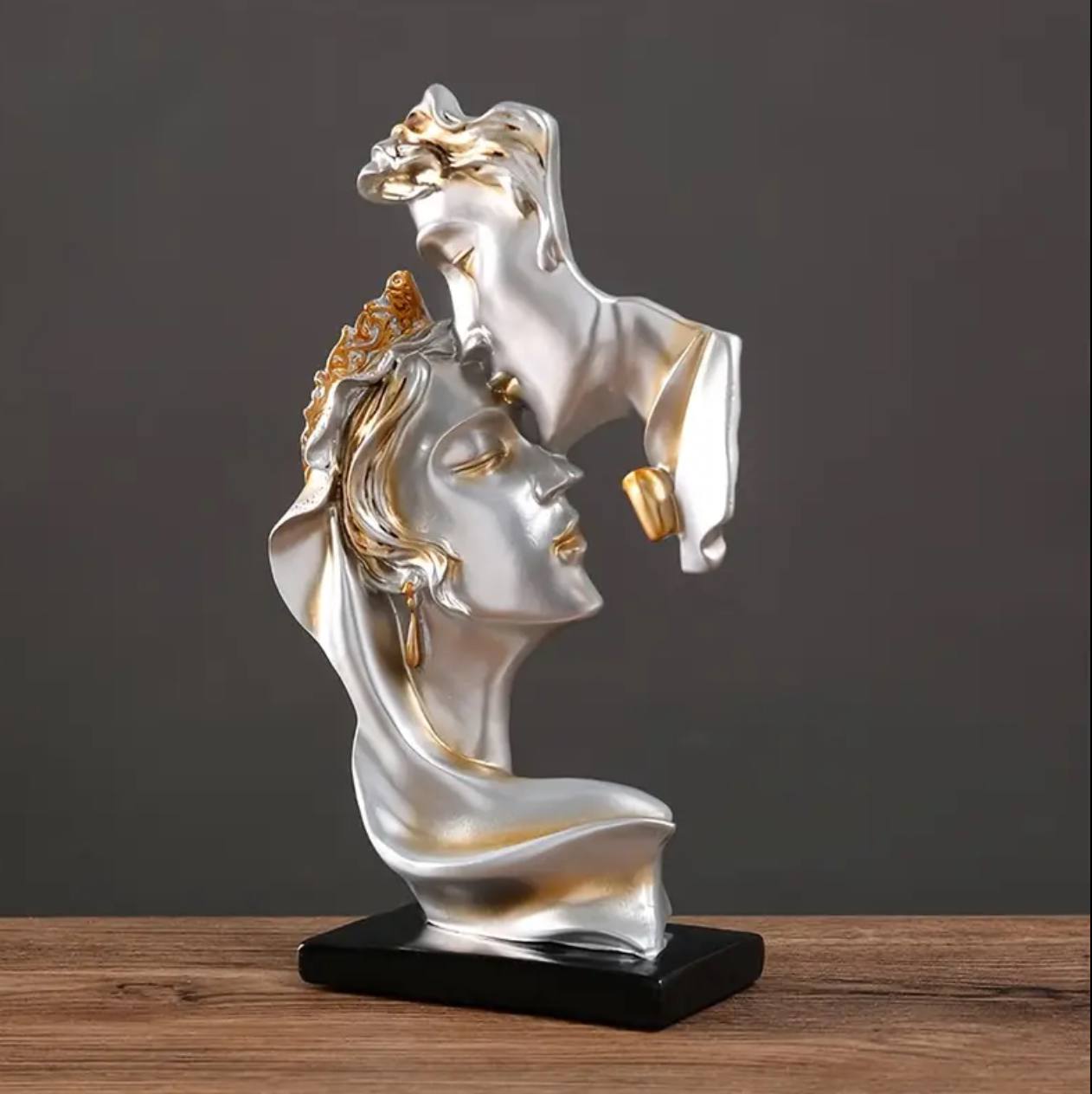 Resin Statue Home Decor Art 
Sculpture