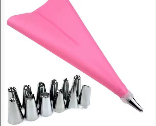 piping bag with mettalic nozzles