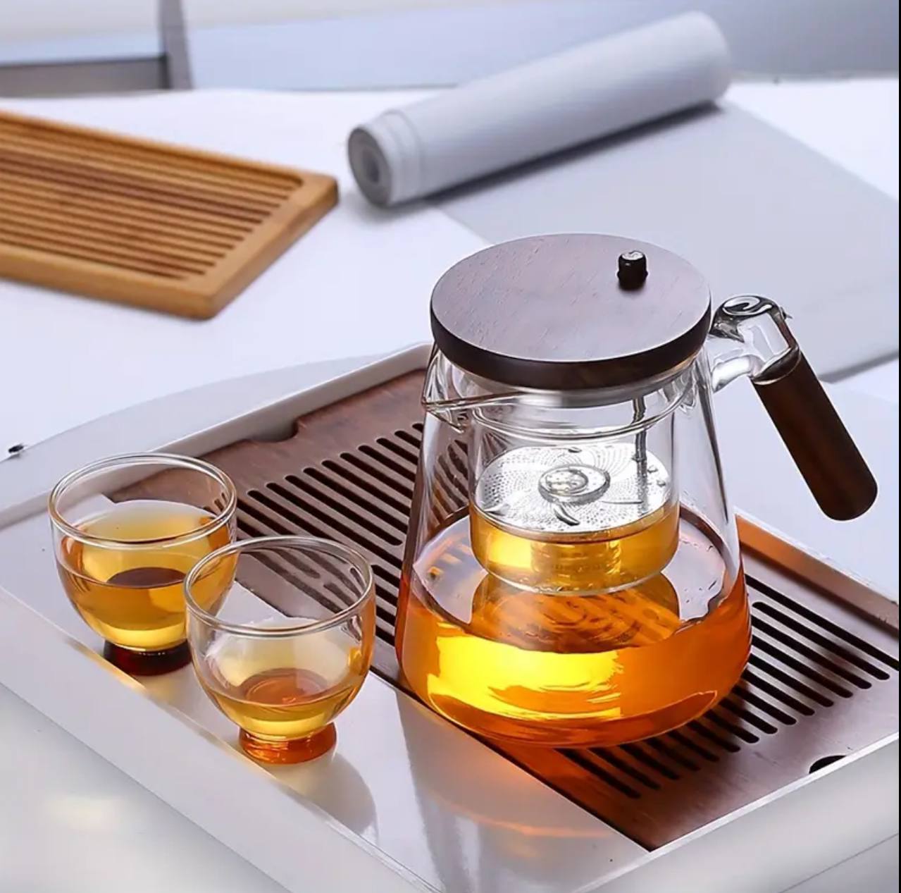 Heat Resistant Glass Teapot with Wooden Handle