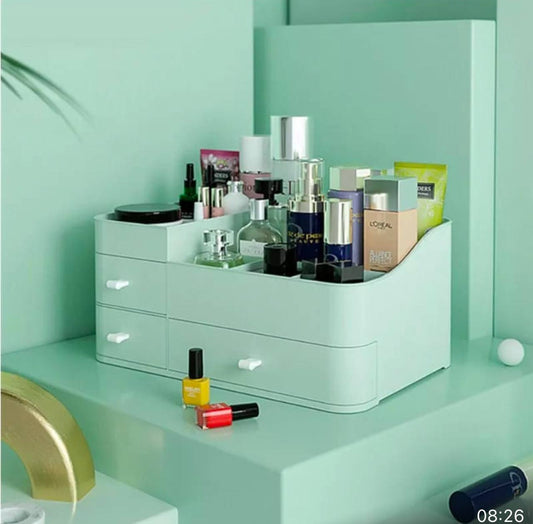 Large capacity plastic make up organizer