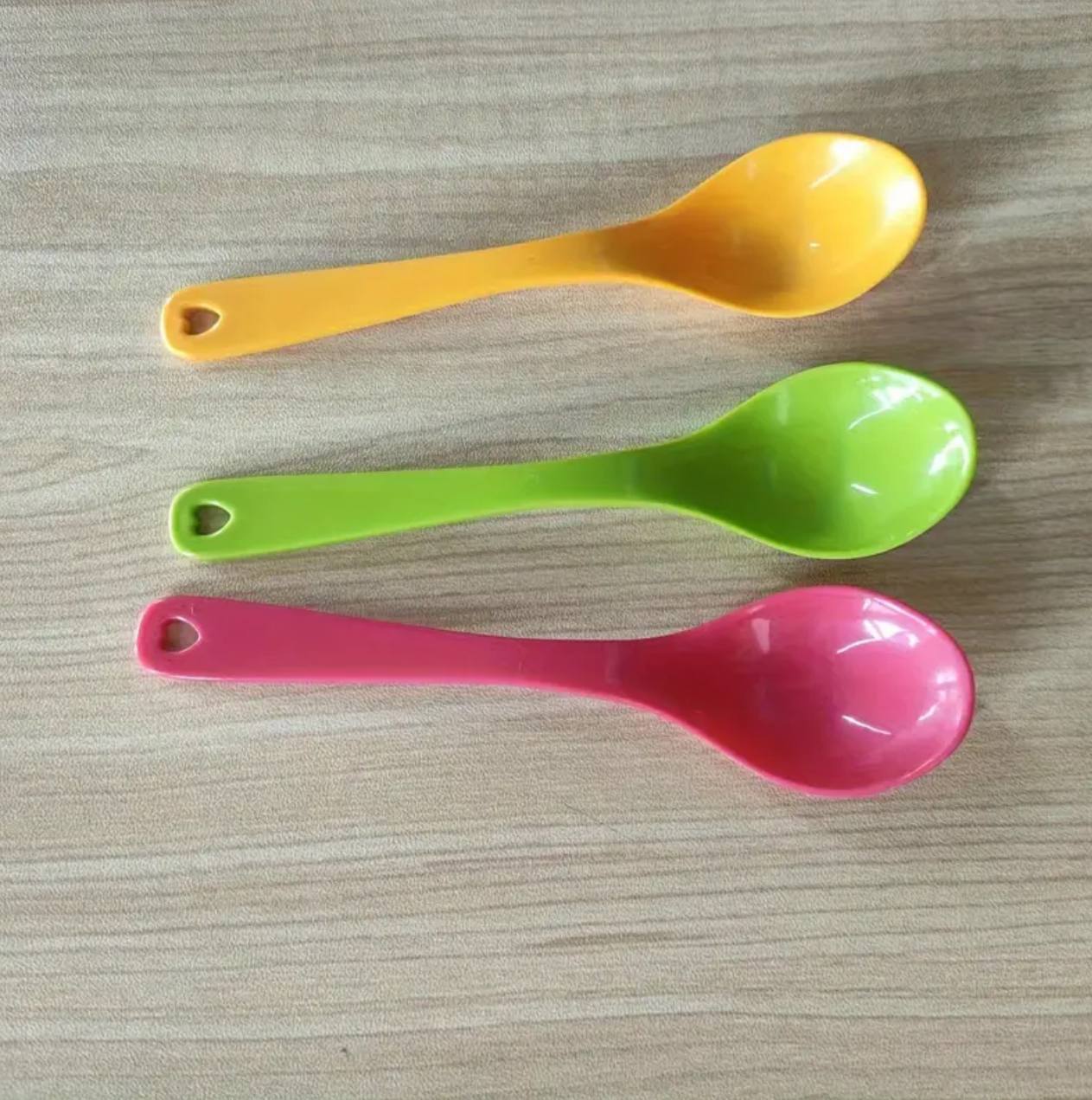 Portable coloured baby spoons