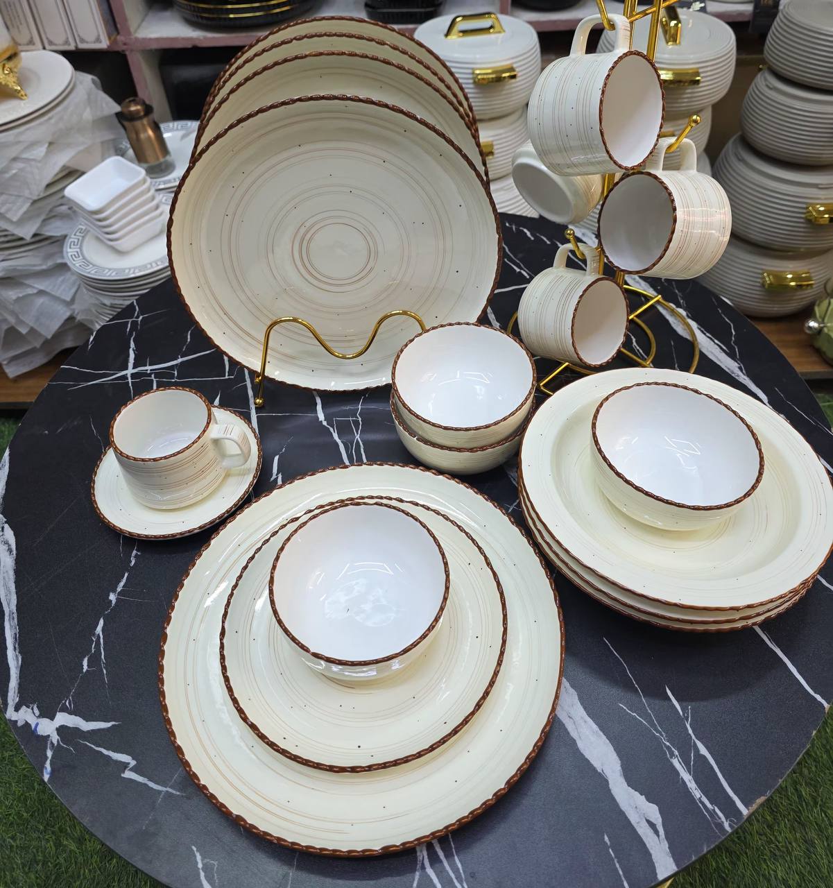 36pcs Dinner set. Elegant Luxury European Kiln Porcelain Dinner set.