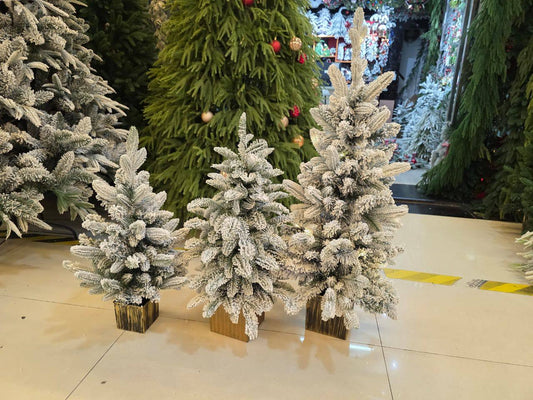 3pcs pre lit mini Christmas trees