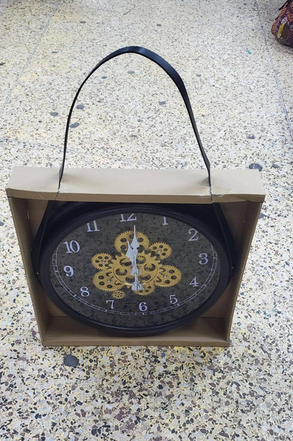 Rotating moving gear wall clock