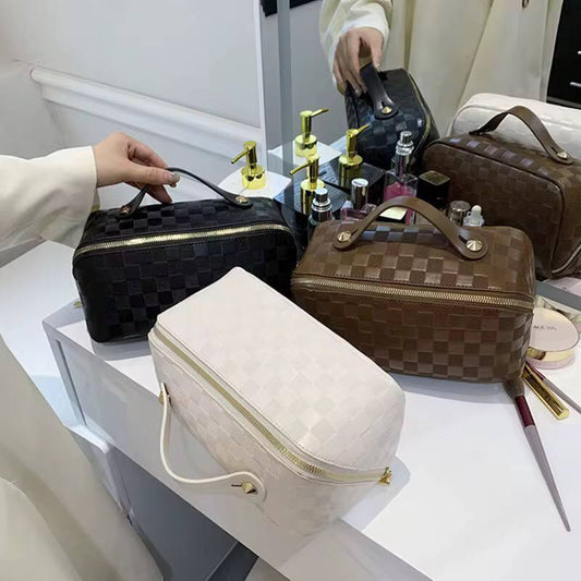 Pu leather cosmetic storage bags.