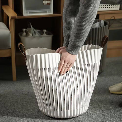 Large capacity laundry/storage basket