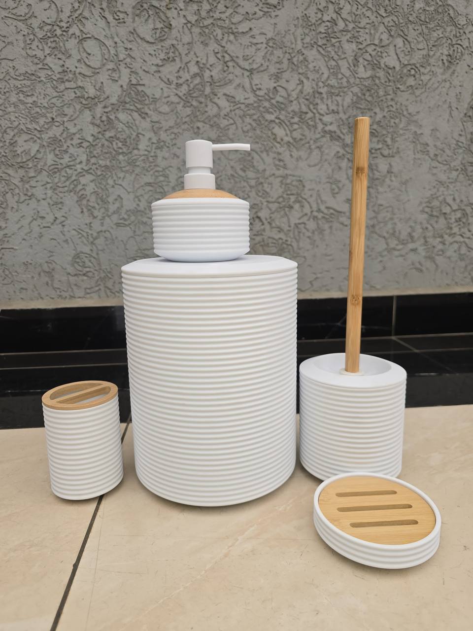 Ruffled 6pcs Bathroom Accessories Set