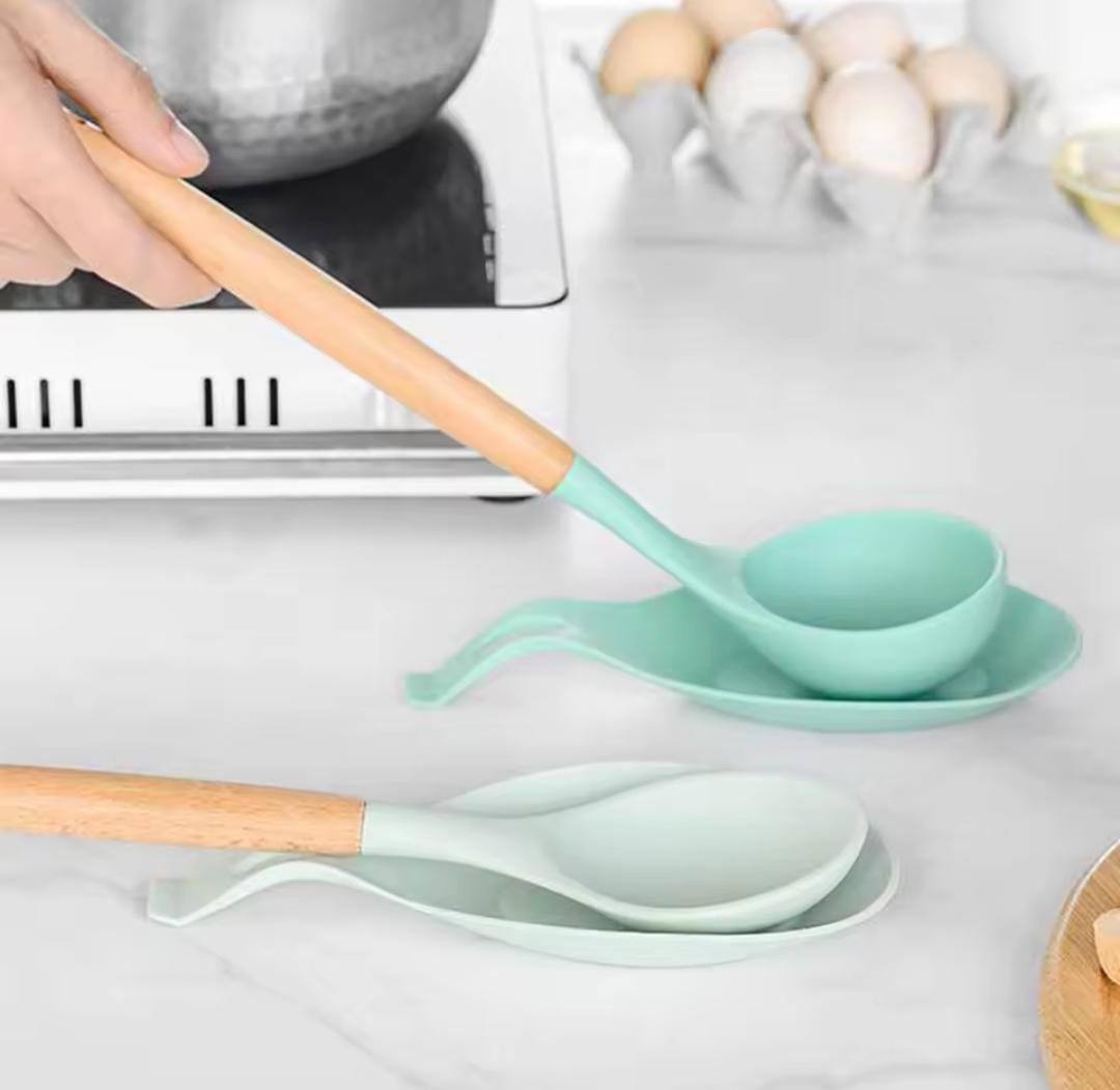 Heat resistant spoon rest