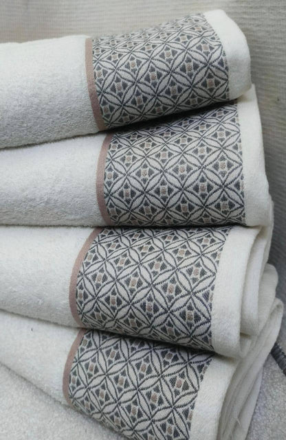 Cotton white towels