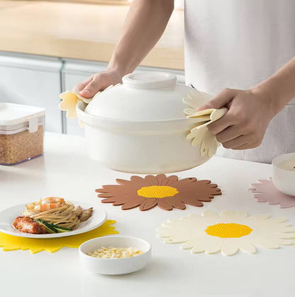 Daisy Shape Silicone Coaster Kitchen Table Heat Resistant