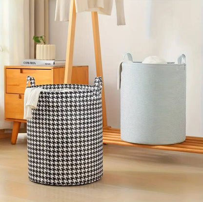 Foldable laundry baskets