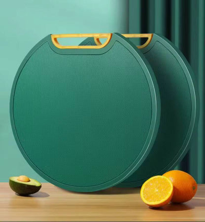 The divinext imex plastic round chopping board.