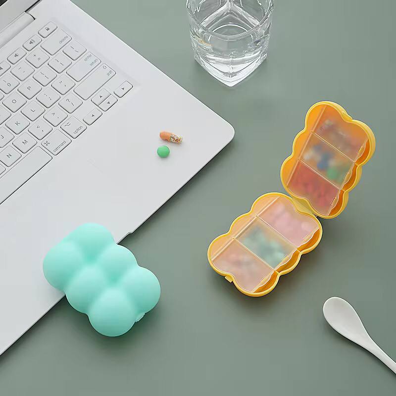 6 grid pill case.