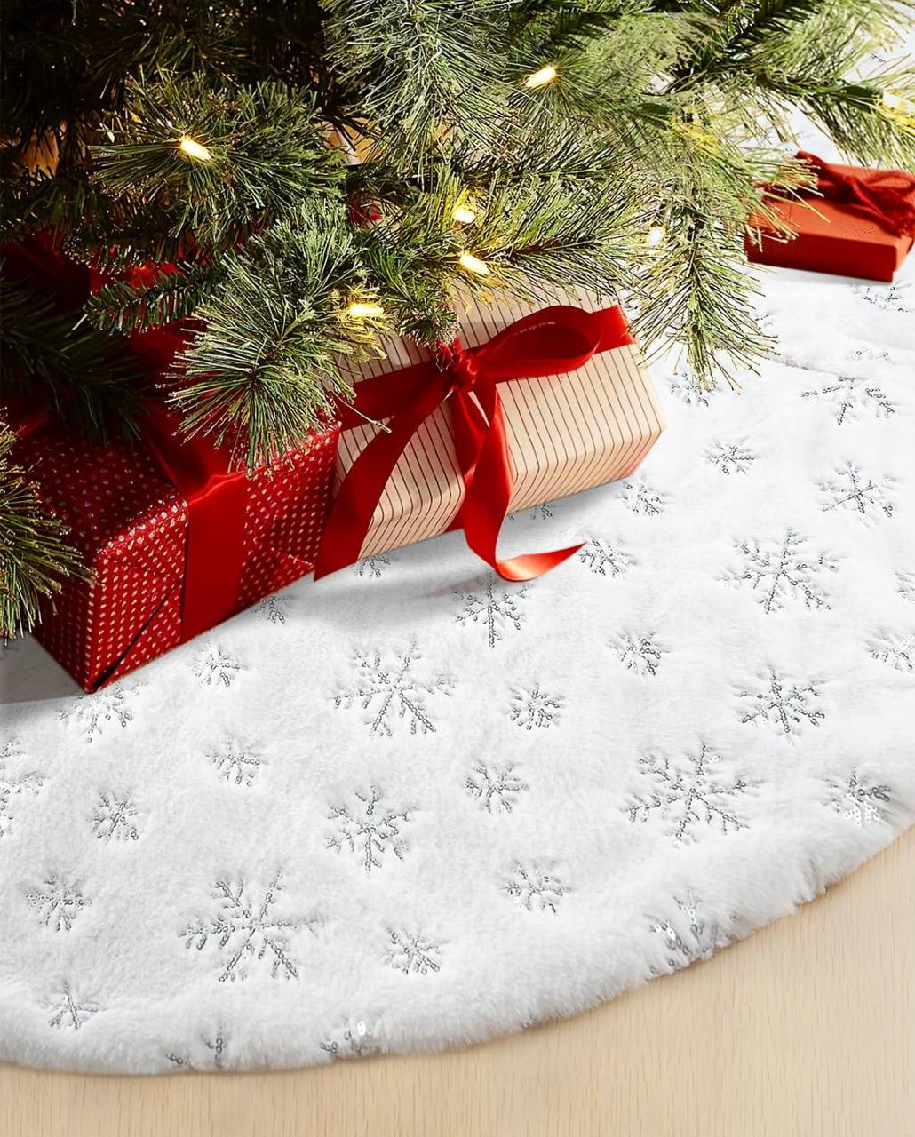 Christmas tree skirt