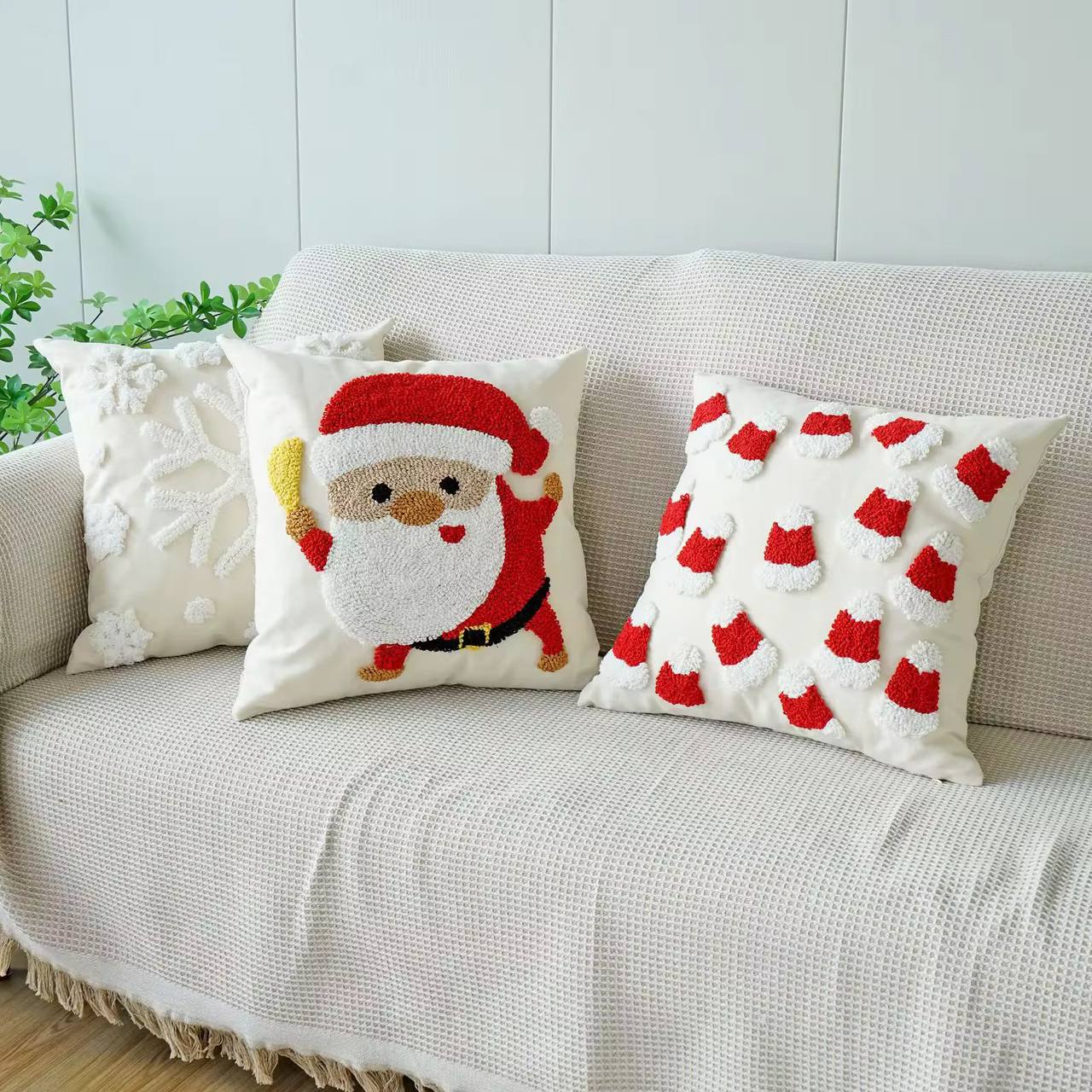 SANTA CLAUS CHRISTMAS QUALITY THROW PILLOW COVERS/CASES