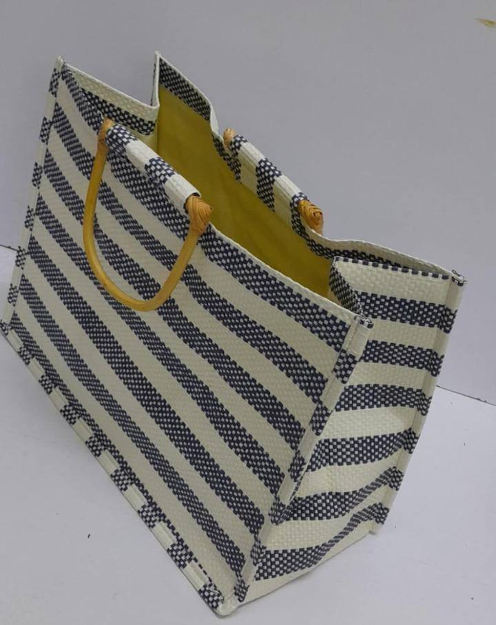 Linen Reusable Eco friendly shopping jute bags
Available in different prints 
Can be used as Burlap gifts packing bags
