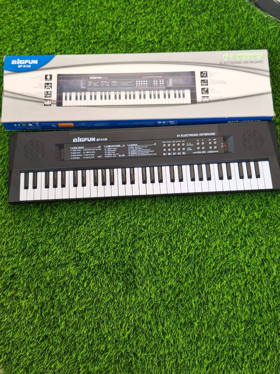 Portable Electric 61 Key Piano Keyboard Set with Microphone