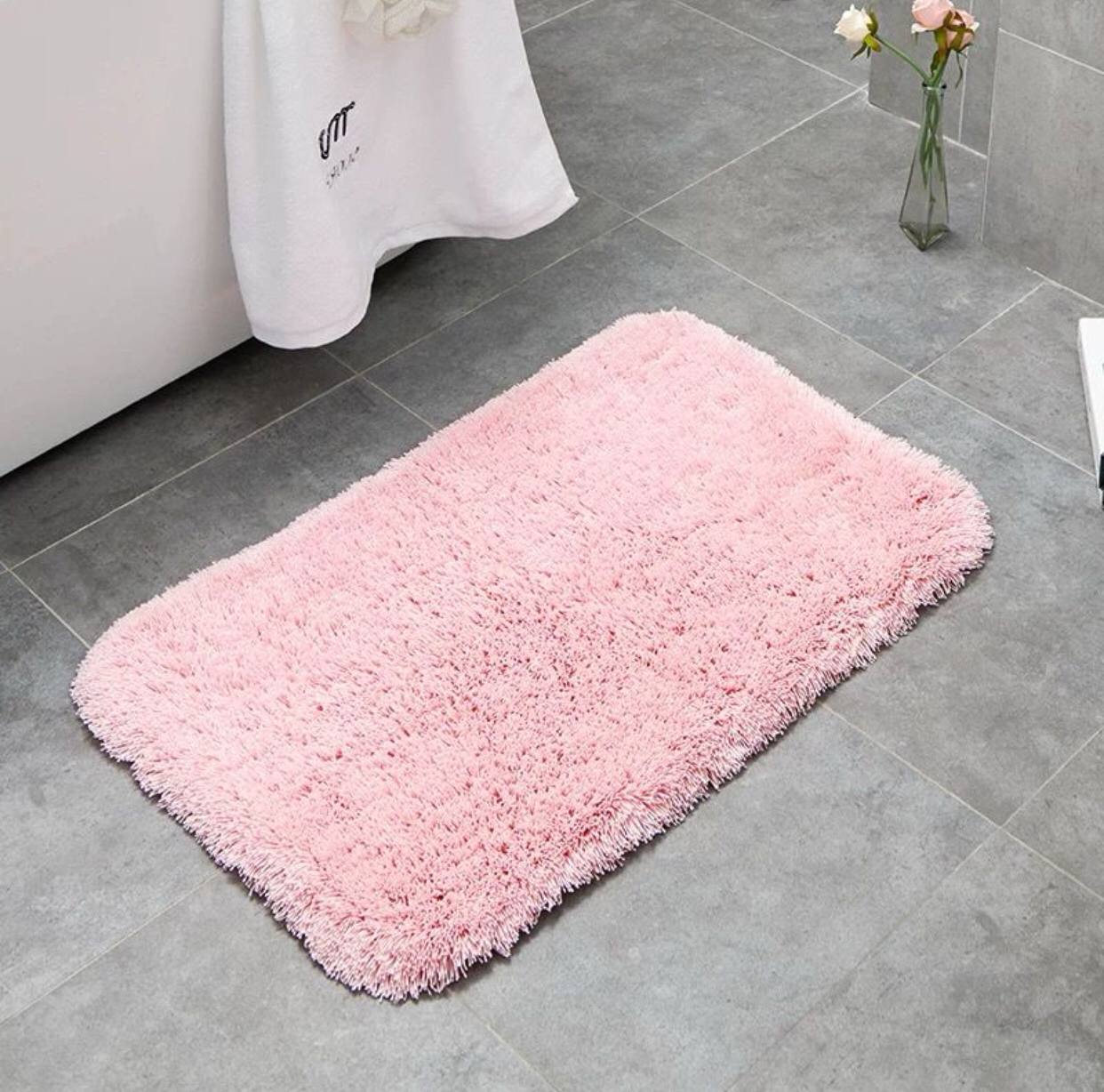 Bathroom absorbent fluffy mat