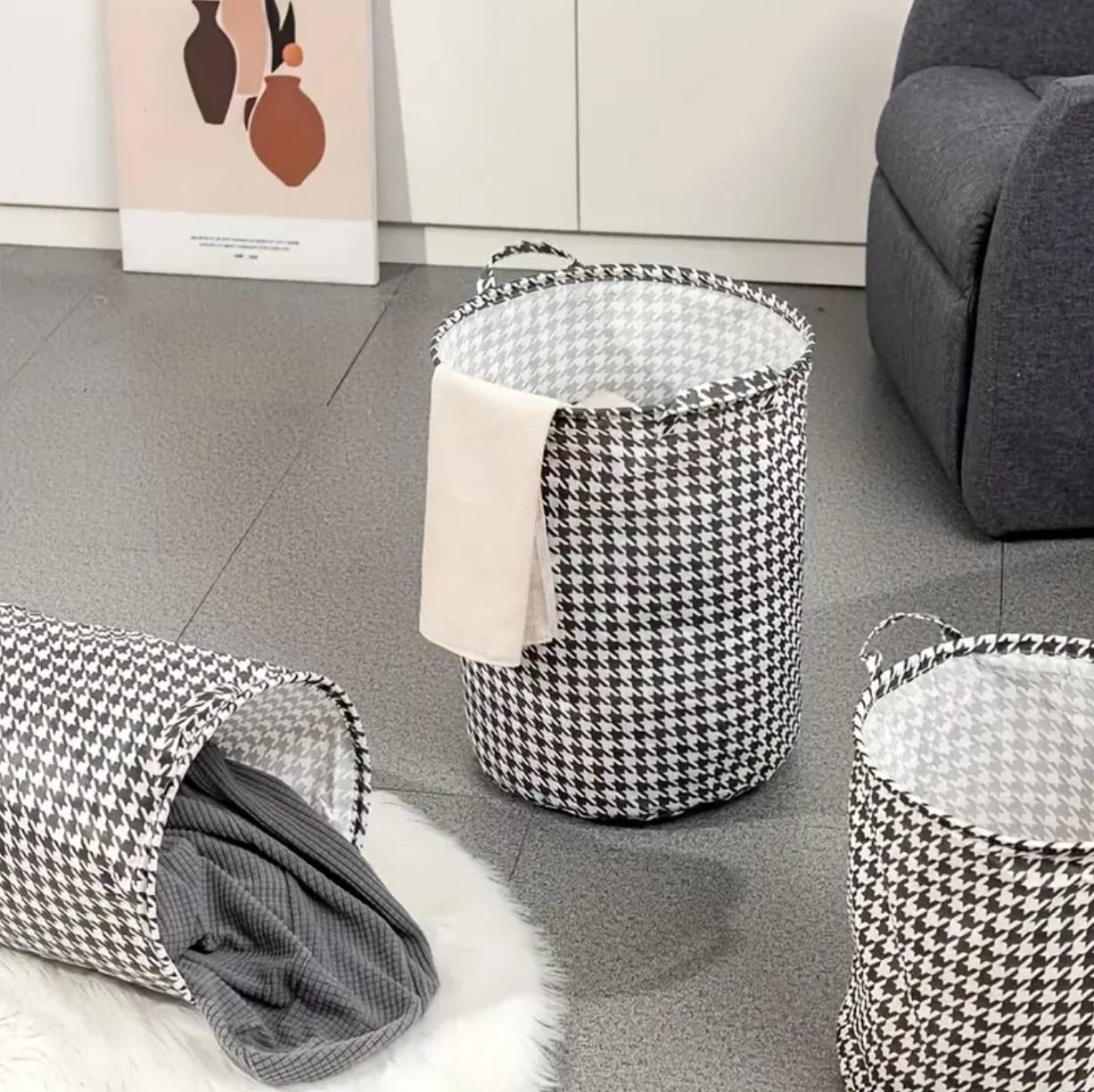 Foldable laundry baskets