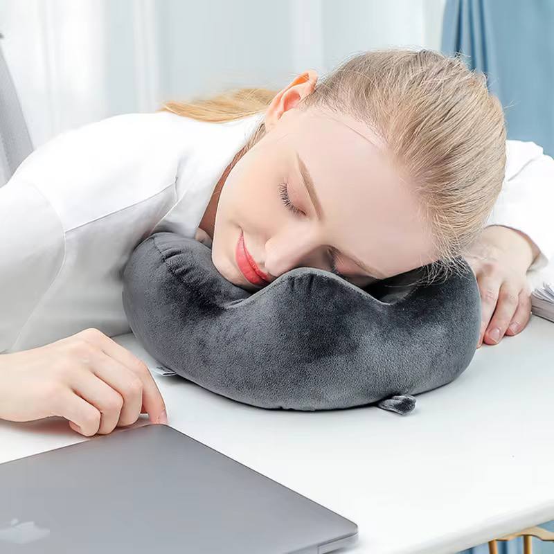 Travel neck pillow