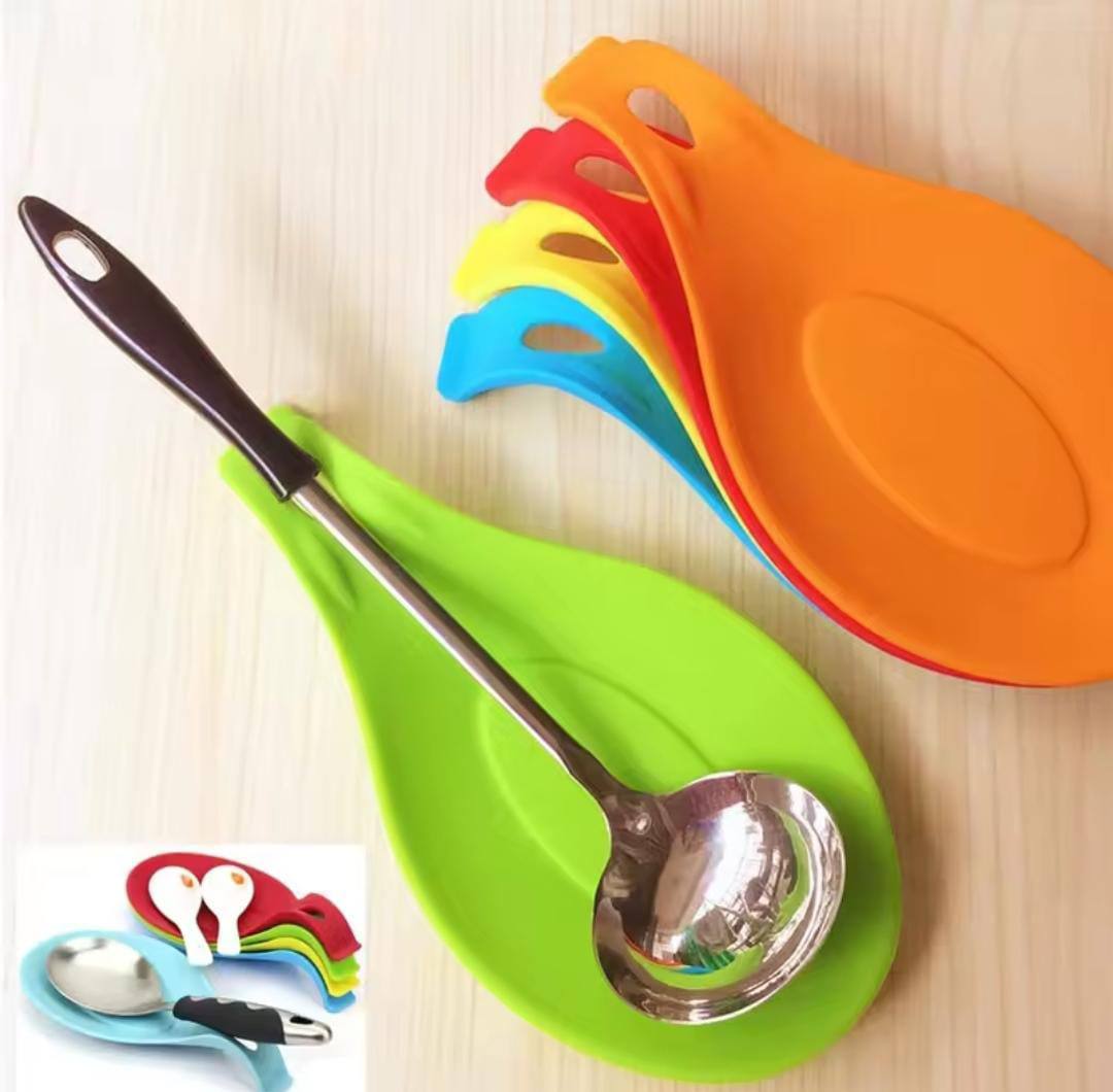 Heat resistant spoon rest