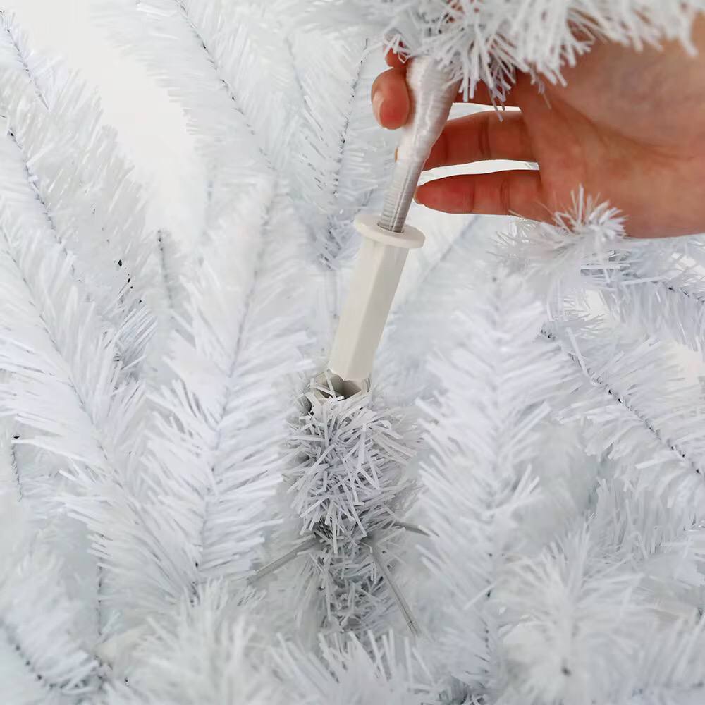 White Christmas Tree
Size:1.8Meters (6ft)